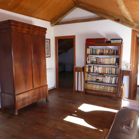 La Casa De Los Camelios